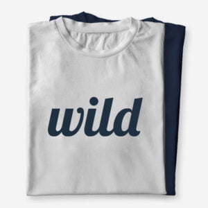 Bela ženska ali moška majica s kratkimi rokavi z napisom Wild in modra kratka majica na temo minimalizem, ki je lahko lepo darilo za očeta, fanta, prijatelja.